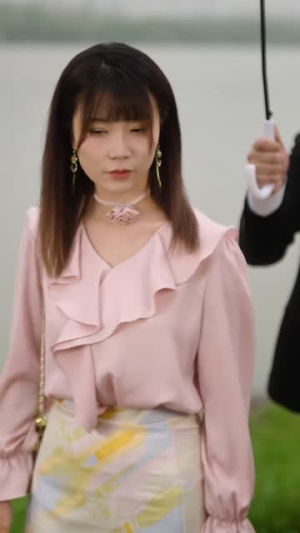 我被套路撞了N下腰(6集) 我被套路撞了N下腰(6集)每日短剧追不停