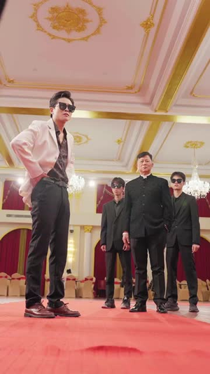 拐个豪门千金当女友（68集）短剧中追到爽