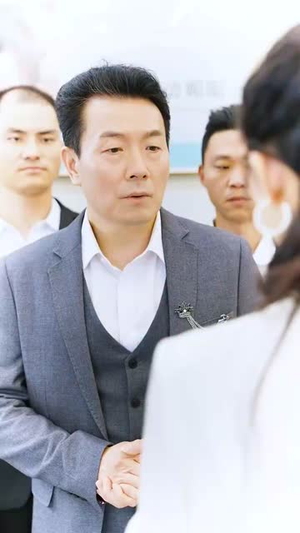 她在寒风中绽放（87集）短剧推荐更新中