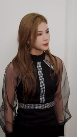 离婚前魂穿我老公（95集）热门短剧推广