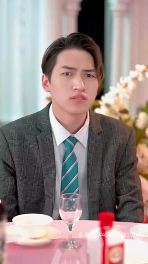 都市咸鱼娶女帝（100集）全季一次看完