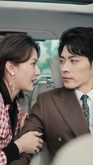 黑料女配霸榜热搜（长篇）热门了短剧