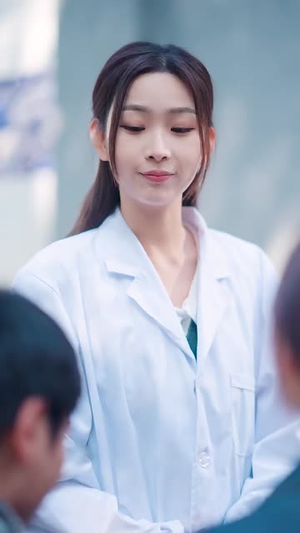 总裁夫人，身兼多职（18集）一口气追完短剧