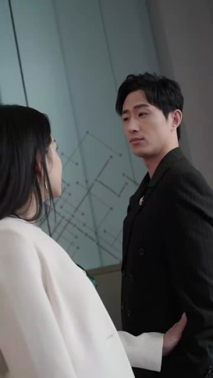 腹黑夫人飒又撩(96集) 腹黑夫人飒又撩(96集)河马免费短剧