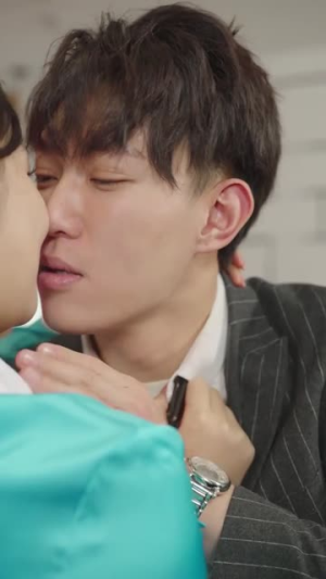 机场爱情故事（暧昧公寓）短剧免费观看