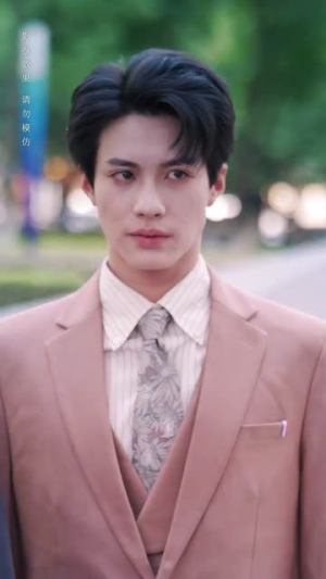 开局落魄女孩华丽逆袭(70集) 开局落魄女孩华丽逆袭(70集)一口气追完全集