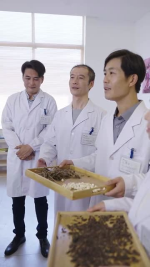 神医你也敢裁（28集）短剧后续更精彩