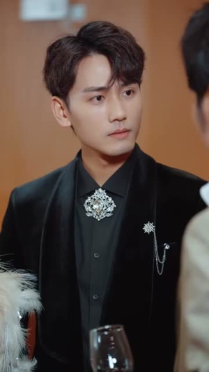 我用两个学分攻略高冷校草（81集）爆款短剧一起追