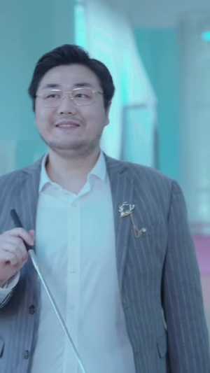 新版：悠悠寸草心（76集）热播短剧重燃