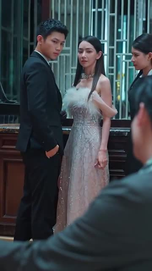 下山后，我被四个绝色师姐包围了（79集）男频短剧推荐