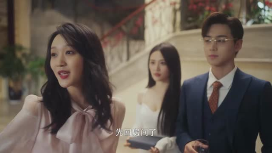 向她逆光而来（26集）全集免费看短剧