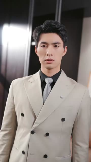 挖机救场天降顶配未婚夫（60集） 免费看短剧全集