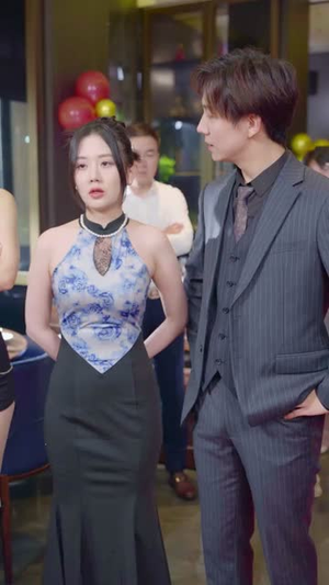 龙隐芳邻房客小姐请自重 (76集)网络小短剧