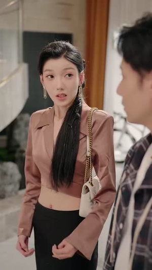 刚分手被姐姐拉去相亲（73集）最火的短剧