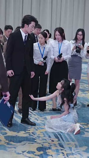 落日朝霞染芳华（70集）短剧热门推荐