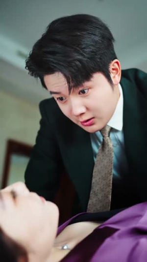 穿成主妇后，富弟追着打钱（82集）短剧热播中