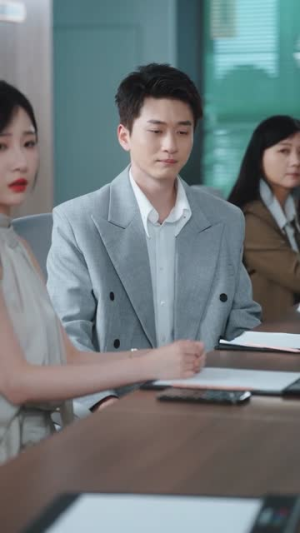 重生后我转身离开,校花却哭了(86集) 重生后我转身离开,校花却哭了(86集)短剧精彩绝伦