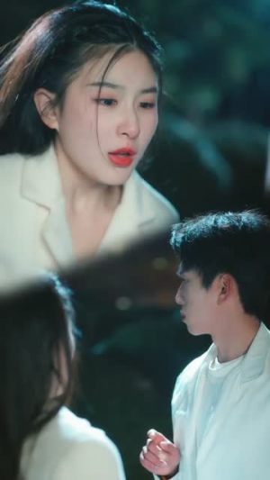 替妹还债,校花赖上我(81集) 替妹还债,校花赖上我(81集)红果免费短剧
