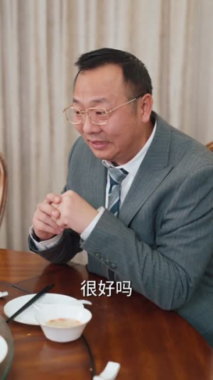 灵魂错位:大小姐画风失控(80集) 灵魂错位:大小姐画风失控(80集)零花钱看整部剧