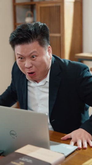 咸鱼打工人的商界奇遇(78集) 咸鱼打工人的商界奇遇(78集)短剧爆款推荐