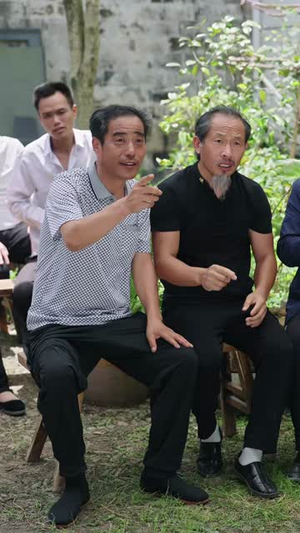 你资助的穷小子，十年后为你撑腰（64集）全剧看到大结局
