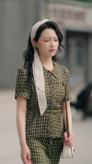 织梦芳华(41集) 织梦芳华(41集)常回家看看短剧