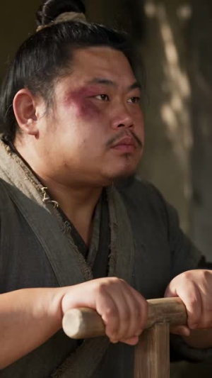 饭馆通古今:一碗油泼面吃嗨老秦人(85集) 饭馆通古今:一碗油泼面吃嗨老秦人(85集)百万短剧抢先看