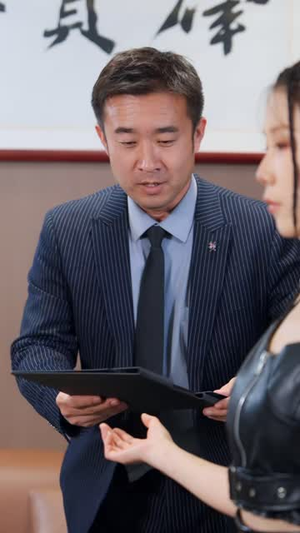 老婆别怕,我乃大夏战力天花板(54 集) 老婆别怕,我乃大夏战力天花板(54 集)全集免费看短剧