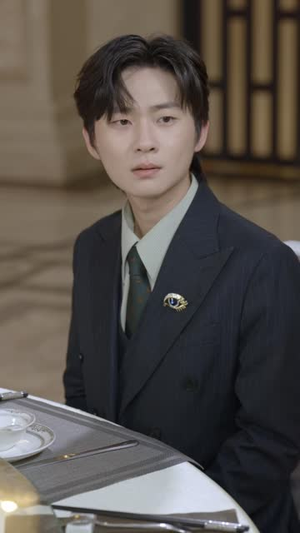 泡面寿宴,掀翻豪门(70 集) 泡面寿宴,掀翻豪门(70 集)太感人了
